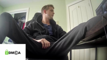 Tallblondeguy623  01-12-2021